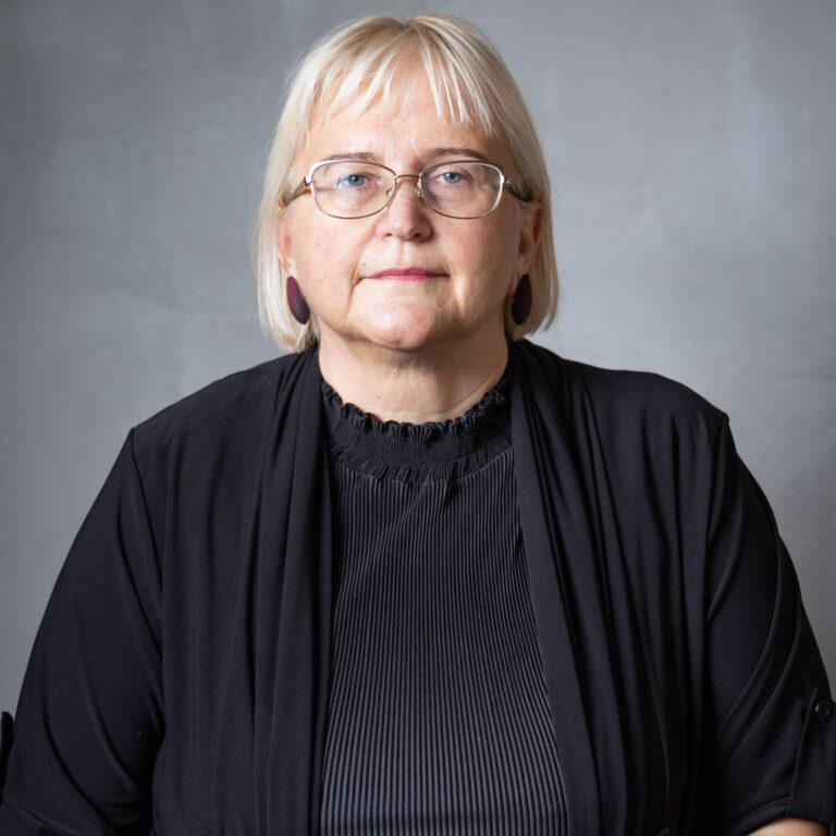 Read more about the article Ülle Hermlini teatrinakkus